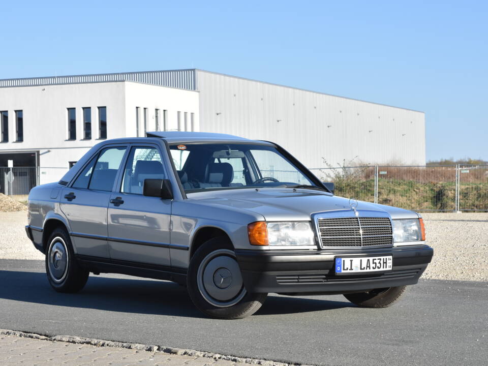 Image 5/18 of Mercedes-Benz 190 E 2.6 (1987)