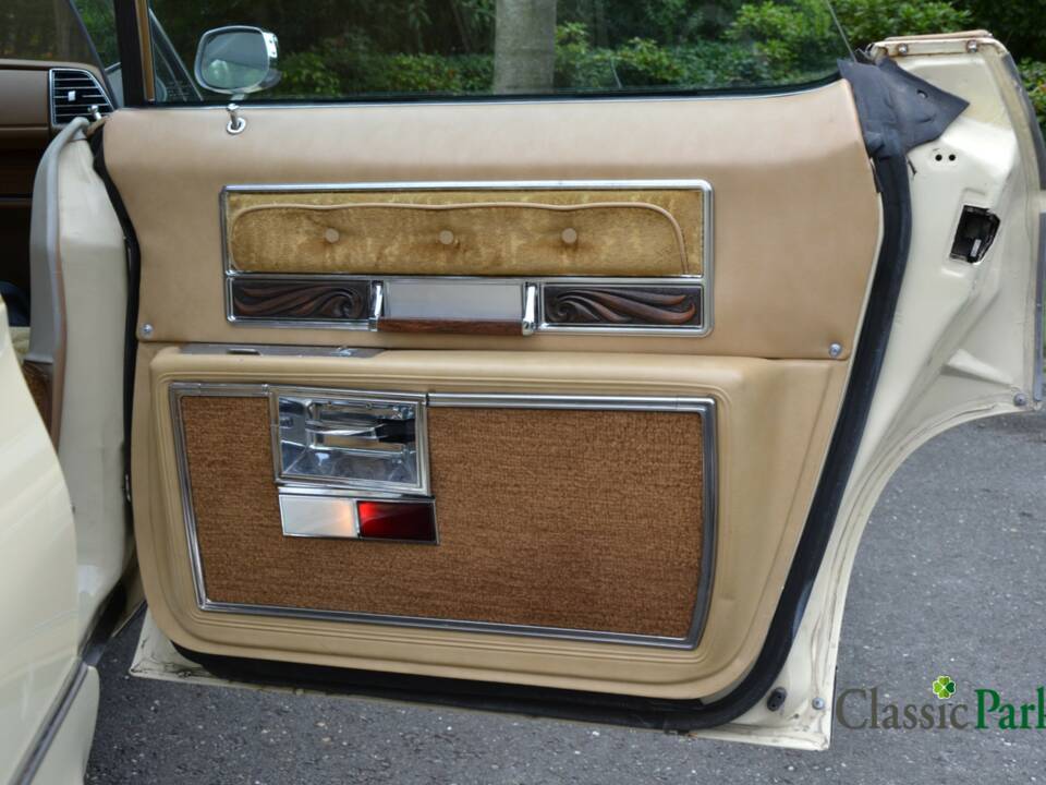 Image 21/50 de Buick Electra 225 Hardtop (1976)
