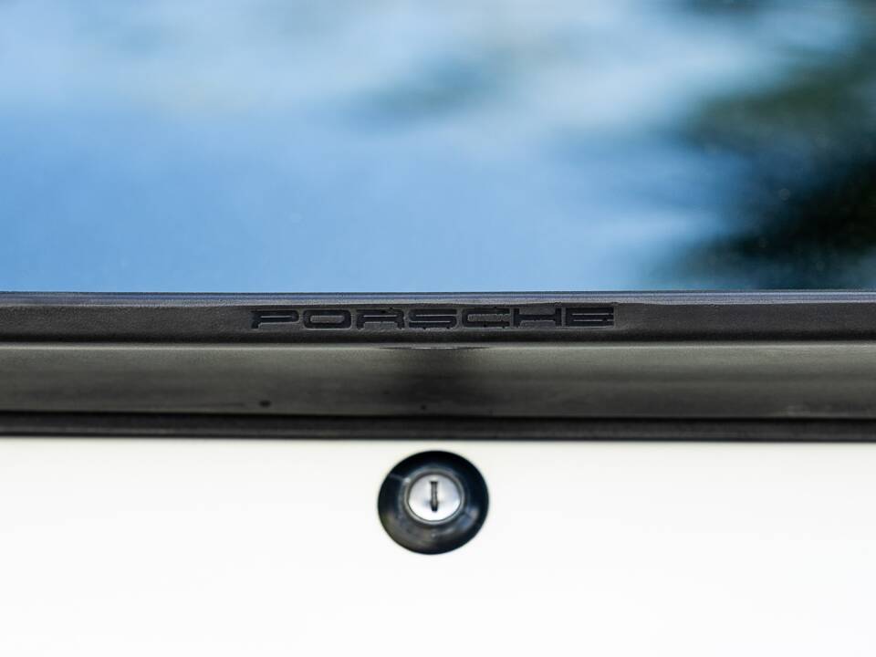 Image 31/50 de Porsche 924 S (1986)