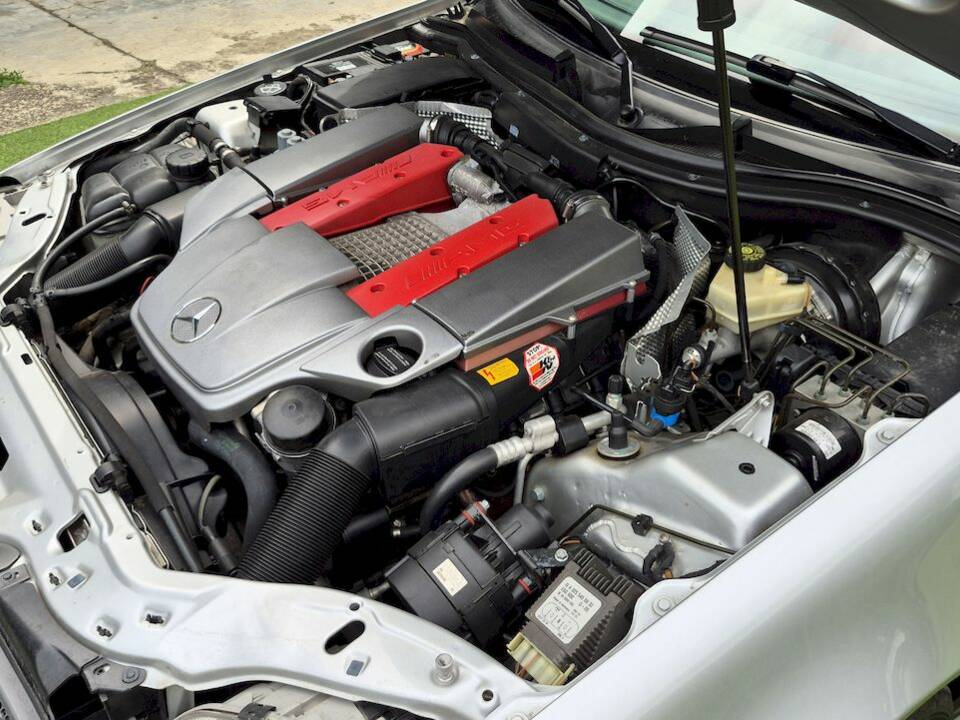 Afbeelding 46/63 van Mercedes-Benz SLK 32 AMG (2001)