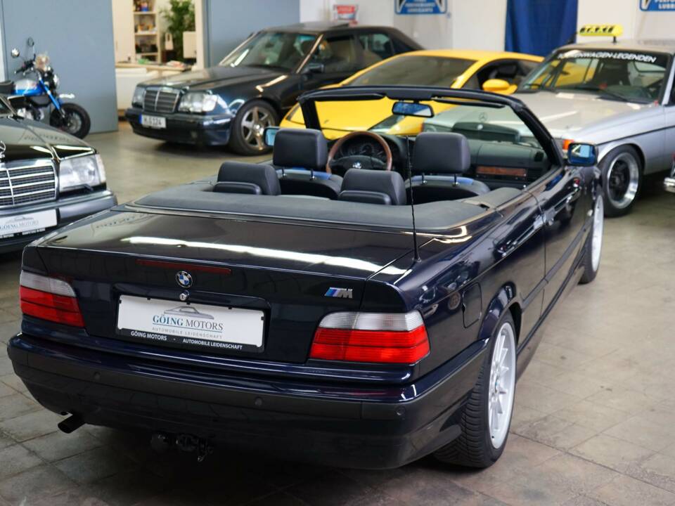 Image 14/36 of BMW 318i (1999)