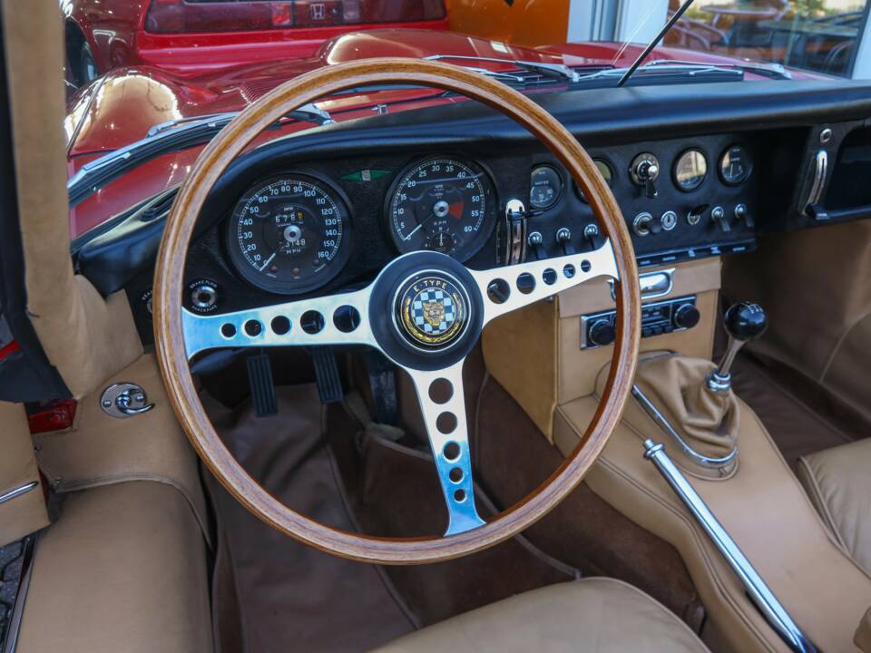 Image 40/50 de Jaguar Type E 3.8 (1964)
