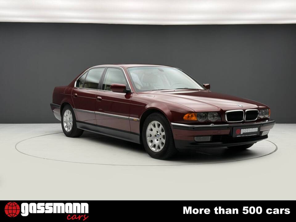 Obraz 3/15 pojazdu BMW 735i (2000)