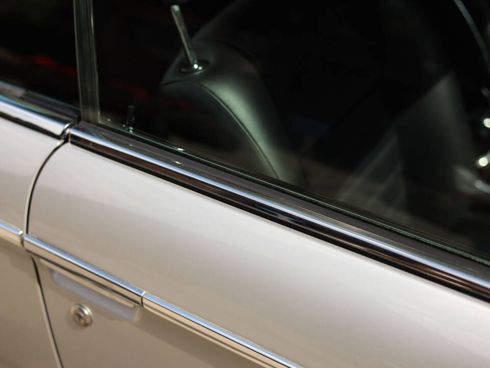 Image 49/95 of BMW 3.0 CSi (1975)