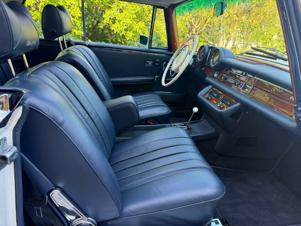 Imagen 8/11 de Mercedes-Benz 280 SE 3,5 (1971)