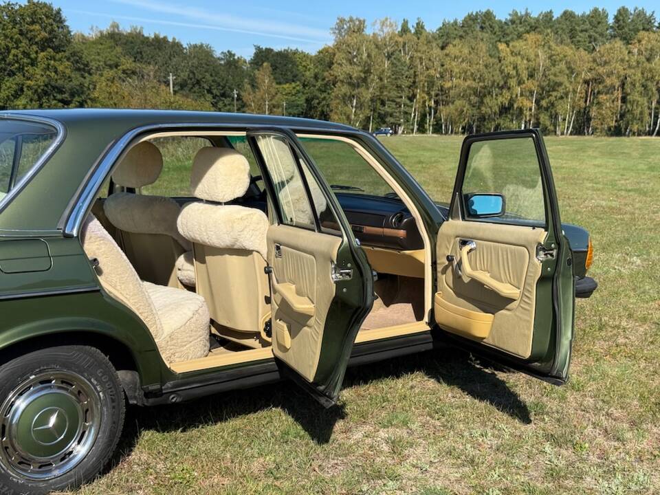 Imagen 6/34 de Mercedes-Benz 230 E (1983)