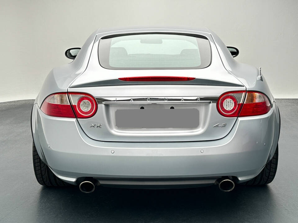 Image 4/10 de Jaguar XK 4.2 (2006)