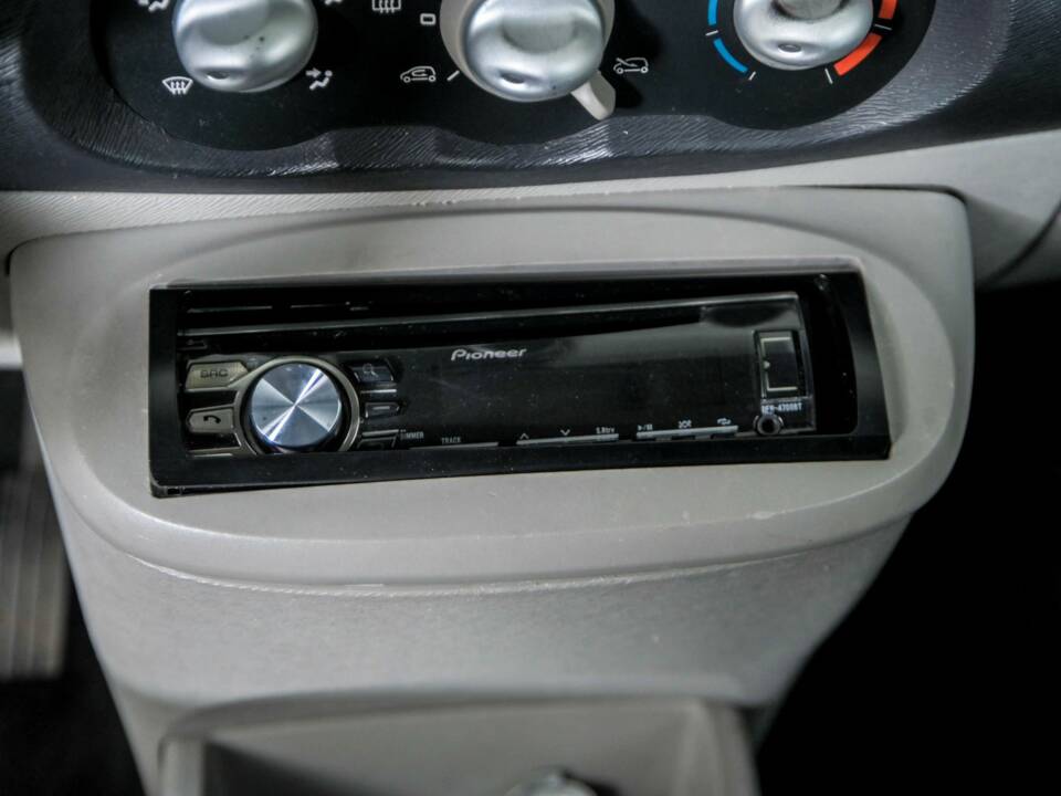 Bild 27/41 von Renault Twingo 1.2 16V (2008)