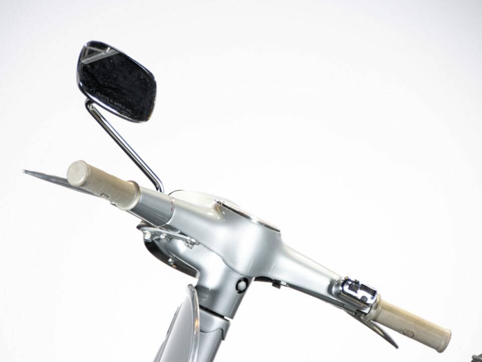 Bild 14/50 von Piaggio Vespa 150 Sprint (1967)