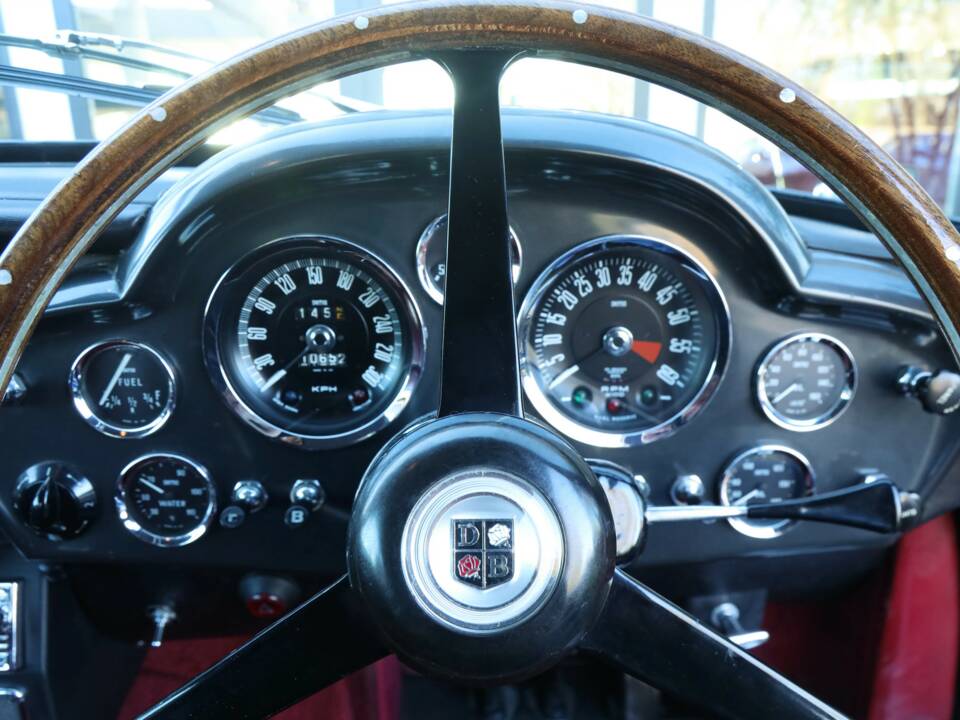 Bild 17/50 von Aston Martin DB 6 (1968)