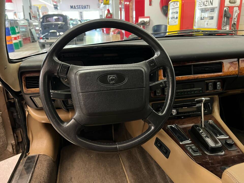 Image 10/19 of Jaguar XJ-S H.E. (1990)