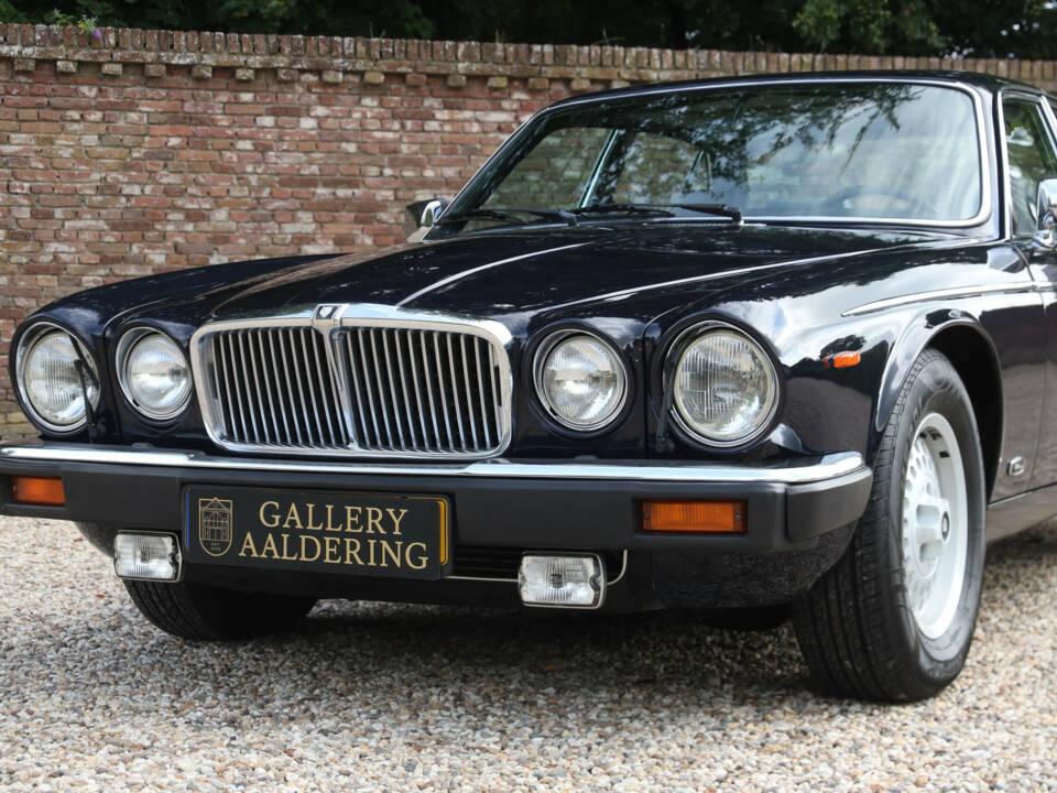 Imagen 18/50 de Jaguar XJ 12 (1985)