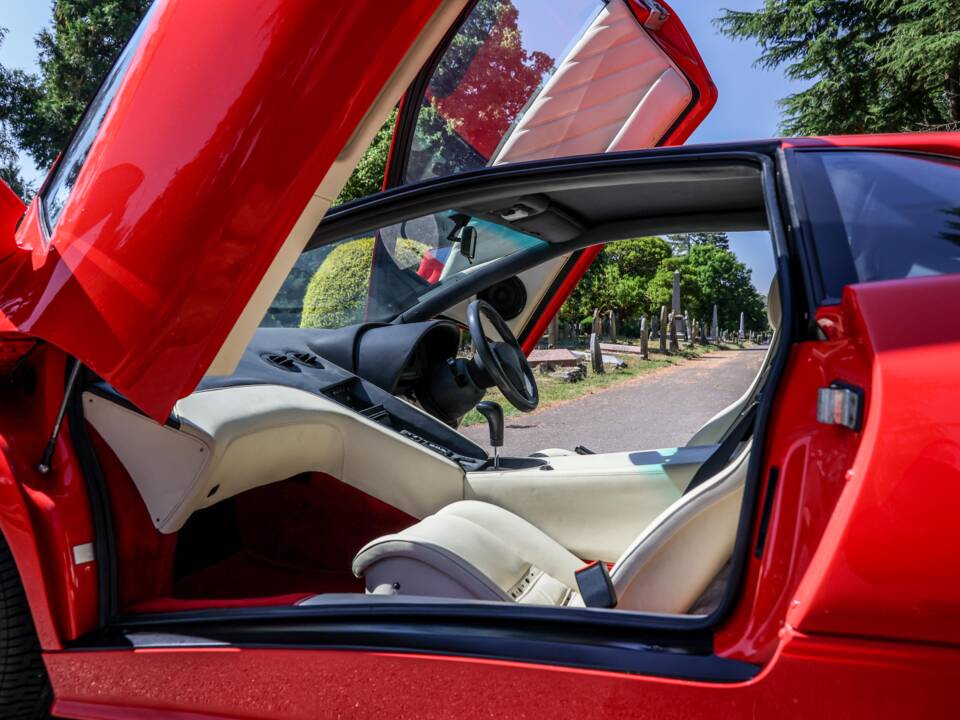 Image 25/26 of Lamborghini Diablo VT (1994)