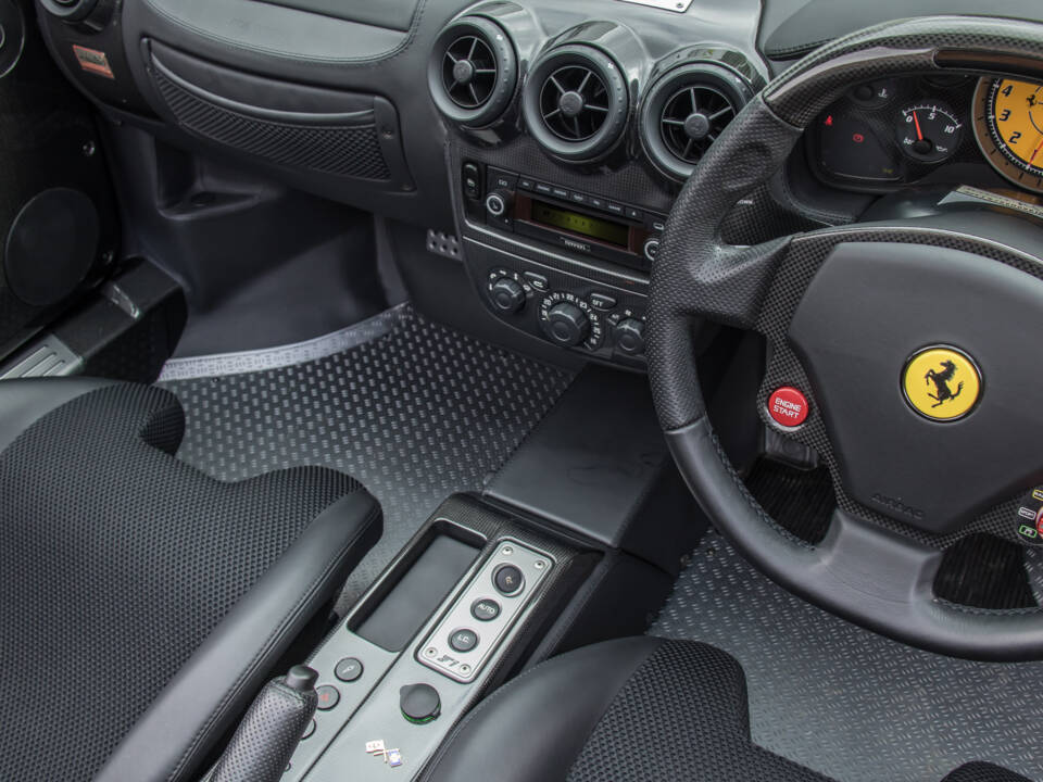 Image 24/26 of Ferrari Scuderia Spider (2009)