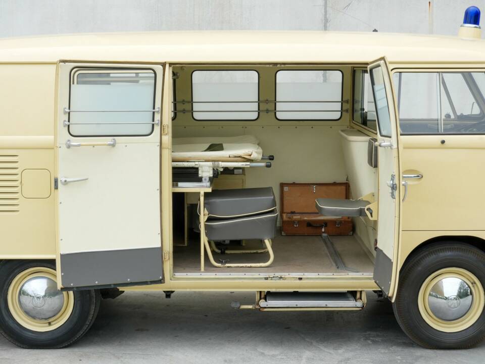 Bild 21/37 von Volkswagen T1 Kastenwagen (1966)