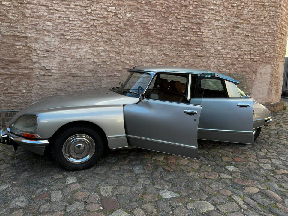 Image 44/68 of Citroën DS 23 Pallas IE (1973)