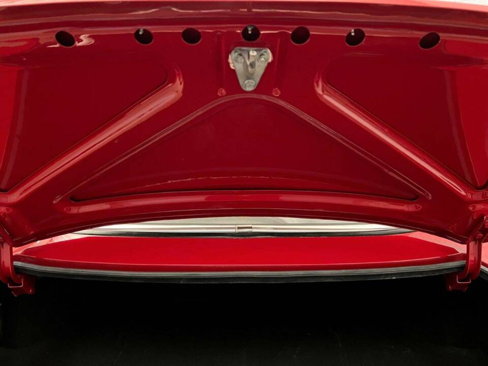 Image 18/20 of Alfa Romeo Giulia GT 1300 Junior (1971)