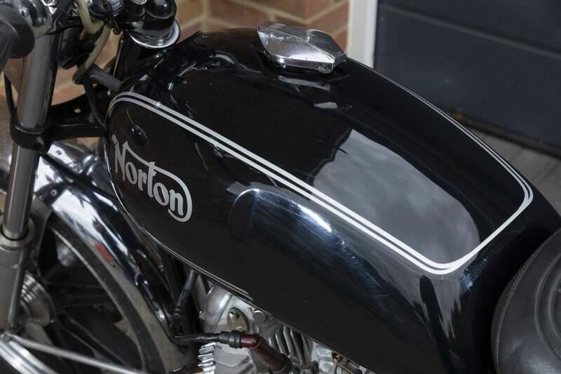Image 16/30 of Norton Commando 750 Roadster (1972)
