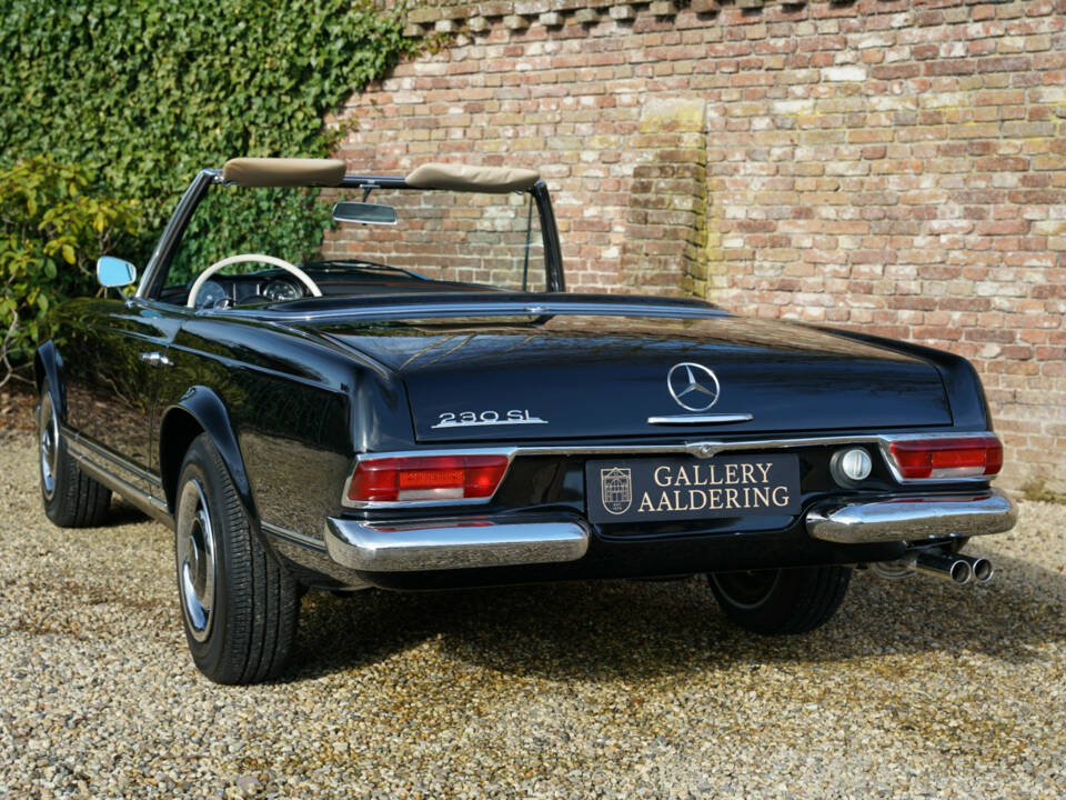 Image 37/50 de Mercedes-Benz 230 SL (1966)