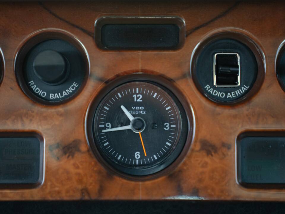 Image 46/50 of Bentley T 1 (1975)