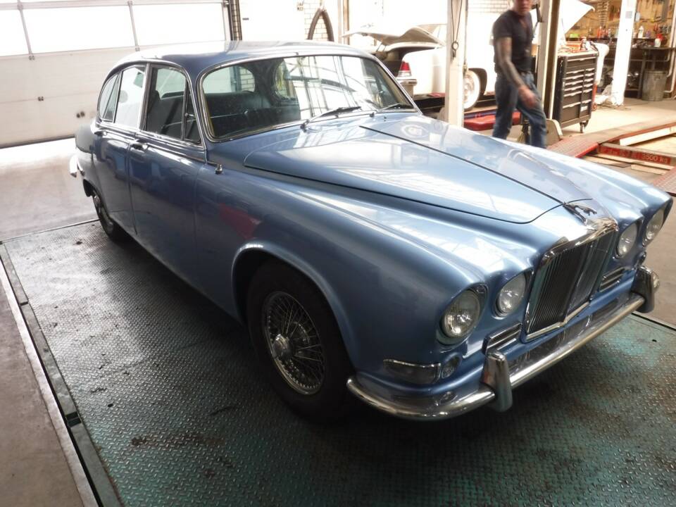 Image 1/50 of Jaguar 420 (1967)