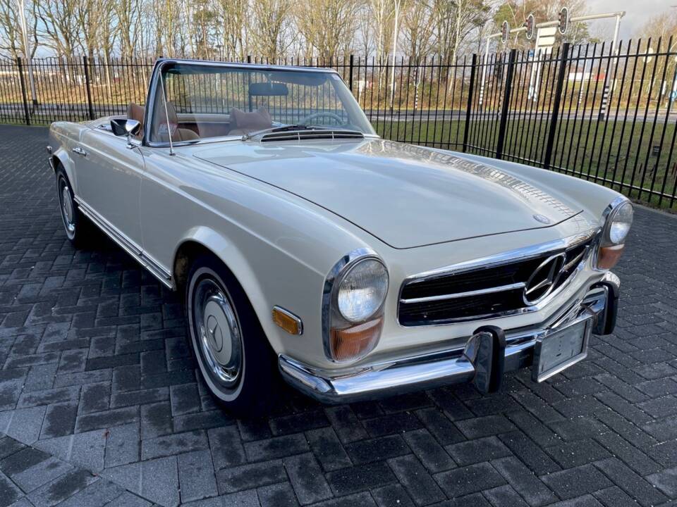 Immagine 3/33 di Mercedes-Benz 280 SL (1970)