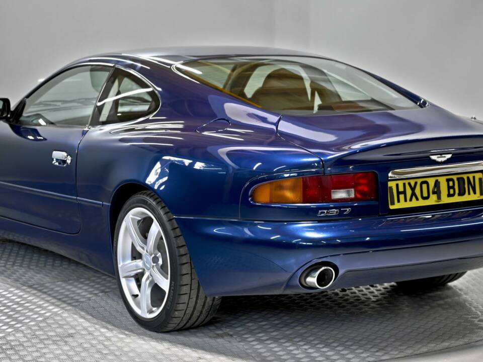 Image 12/50 of Aston Martin DB 7 GT (2004)