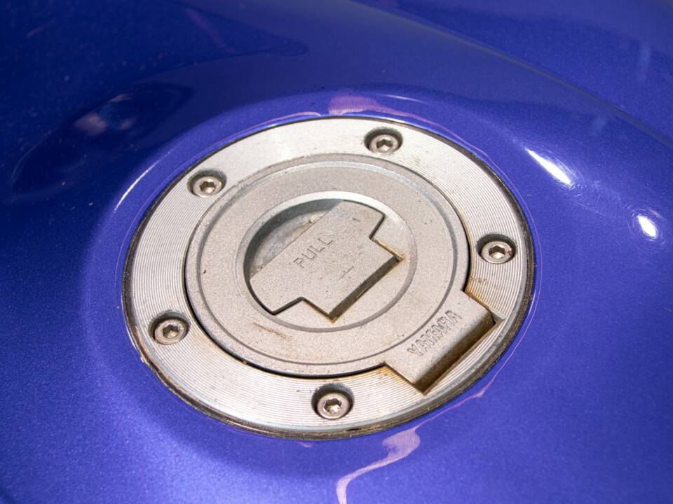 Image 23/50 of Yamaha DUMMY (2002)