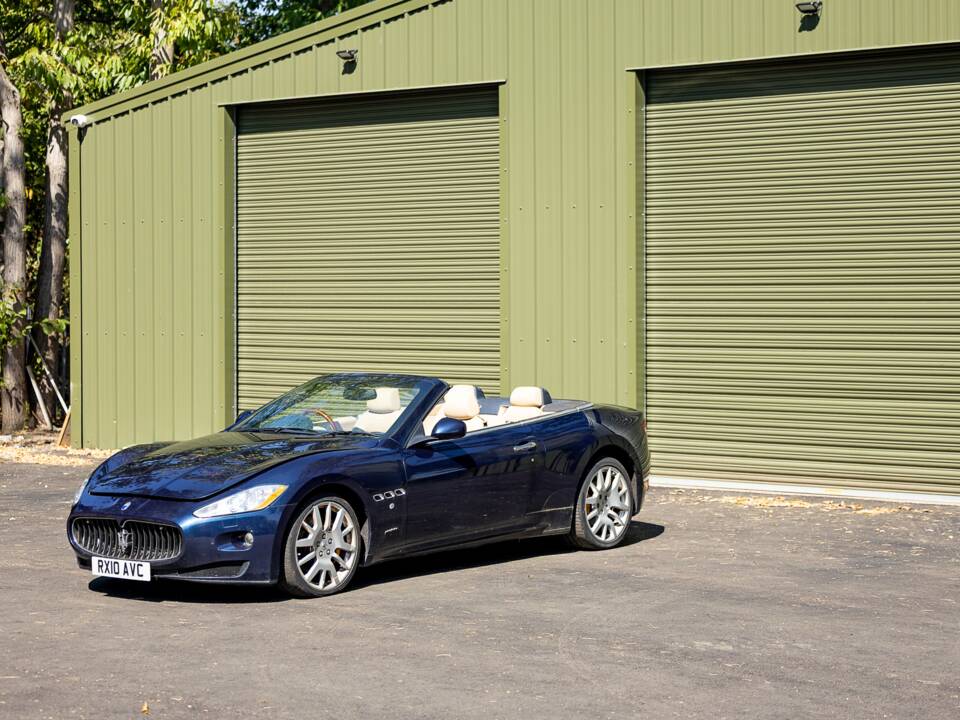 Bild 10/36 von Maserati GranCabrio 4.7 (2010)