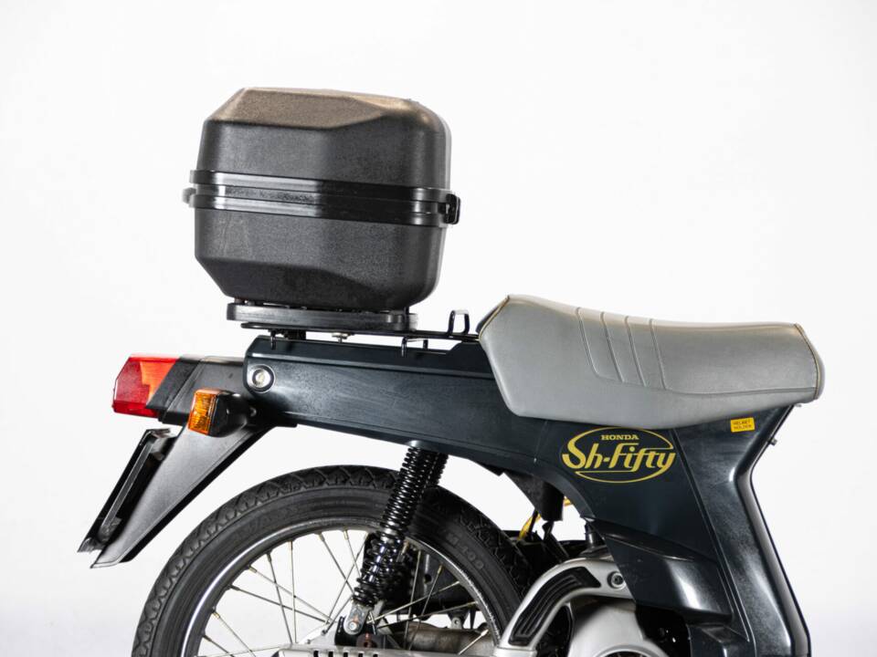 Image 23/44 of Honda SH 50 Fifty (1987)