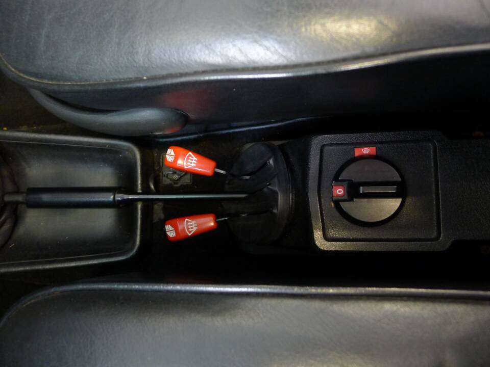 Bild 16/33 von Porsche 911 Carrera 3.2 (1985)