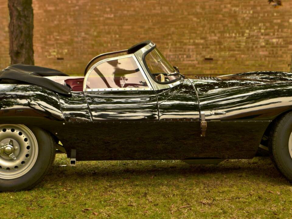 Image 8/50 of Jaguar XK-SS (1967)