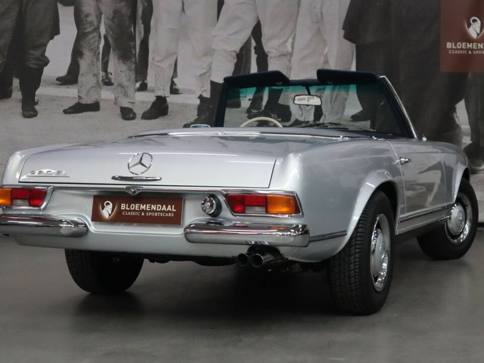 Bild 31/45 von Mercedes-Benz 280 SL (1968)