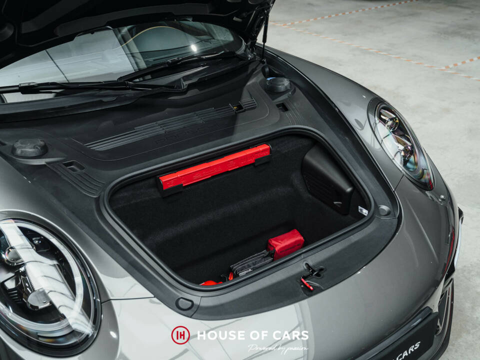 Image 14/25 of Porsche 911 Turbo S Exclusive (2018)