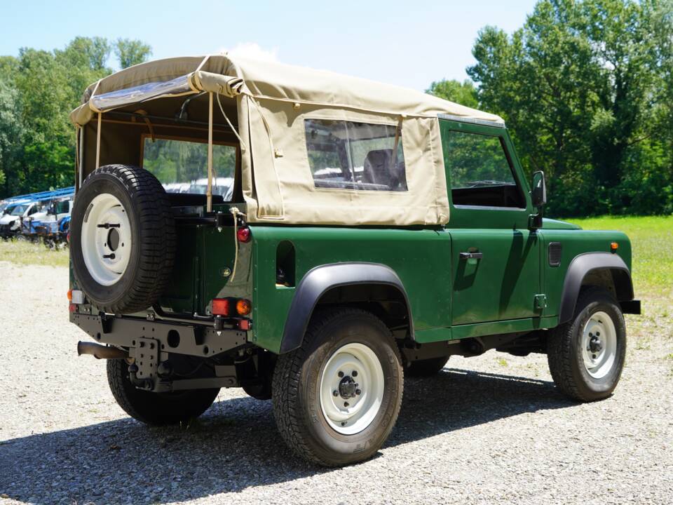 Image 40/64 of Land Rover Defender 90 Td5 (1999)