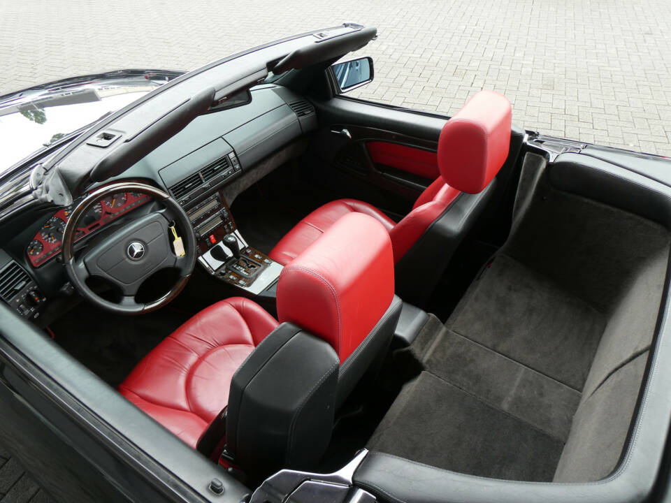 Image 15/28 of Mercedes-Benz SL 500 (1998)
