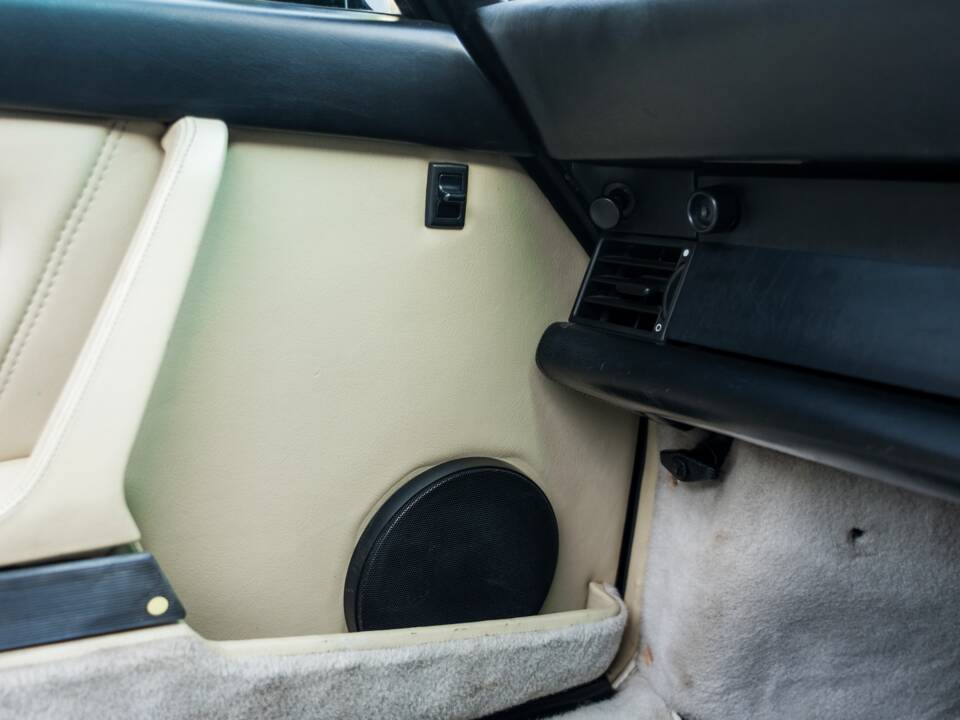 Imagen 20/60 de Porsche 911 Carrera 3.2 (WTL) (1988)