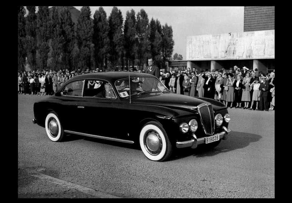 Image 40/51 of Lancia Aurelia B52 Bertone (1951)