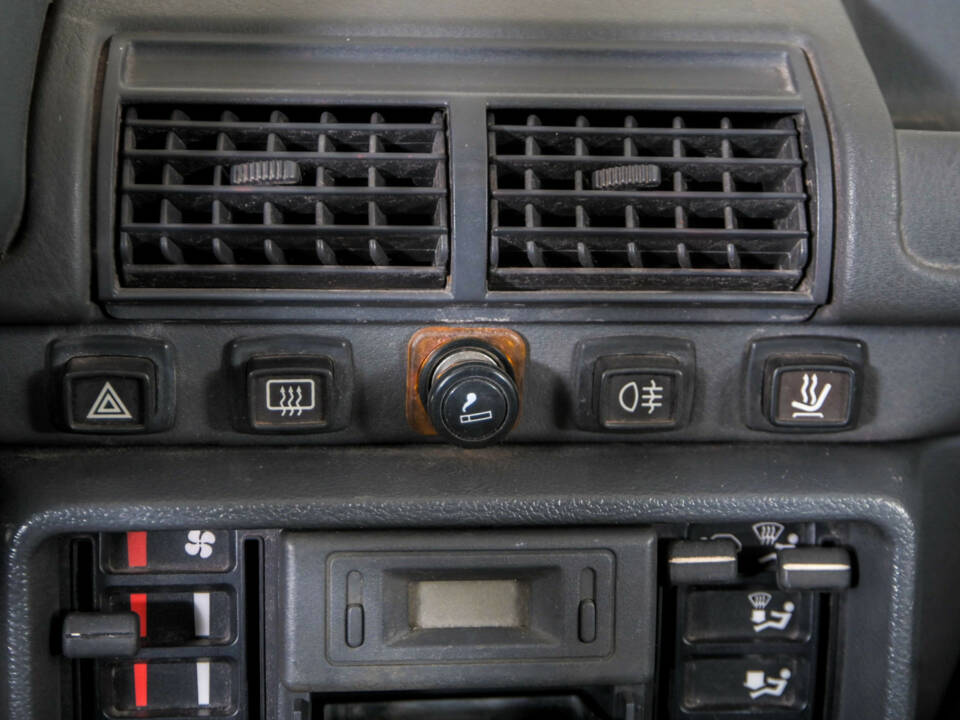 Image 24/50 of Peugeot 205 GTi 1.6 (1986)