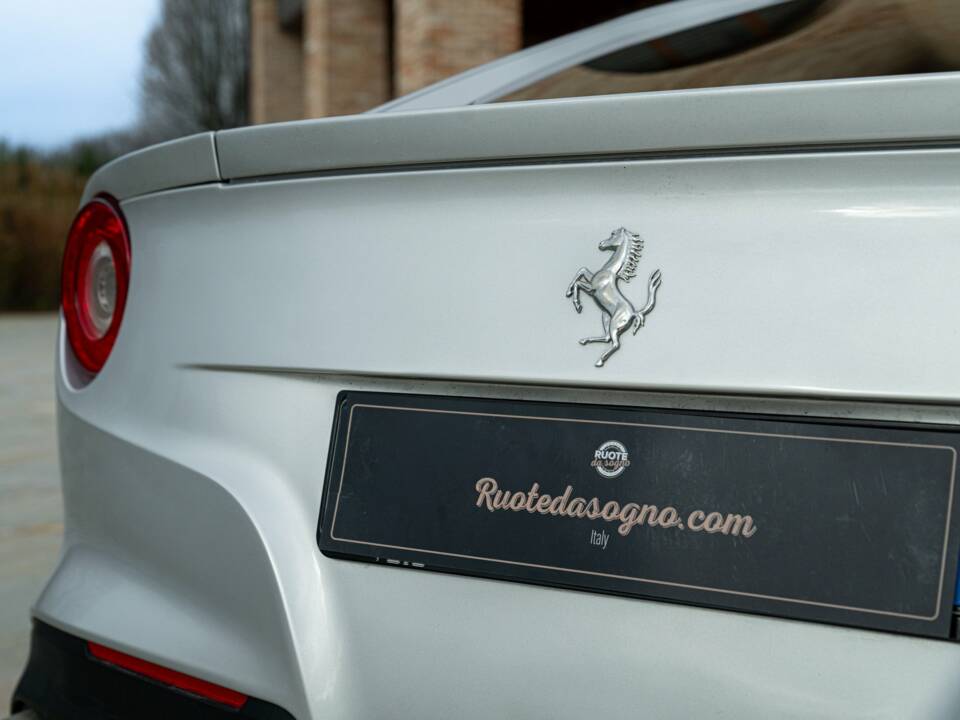 Image 15/50 of Ferrari F12berlinetta (2013)