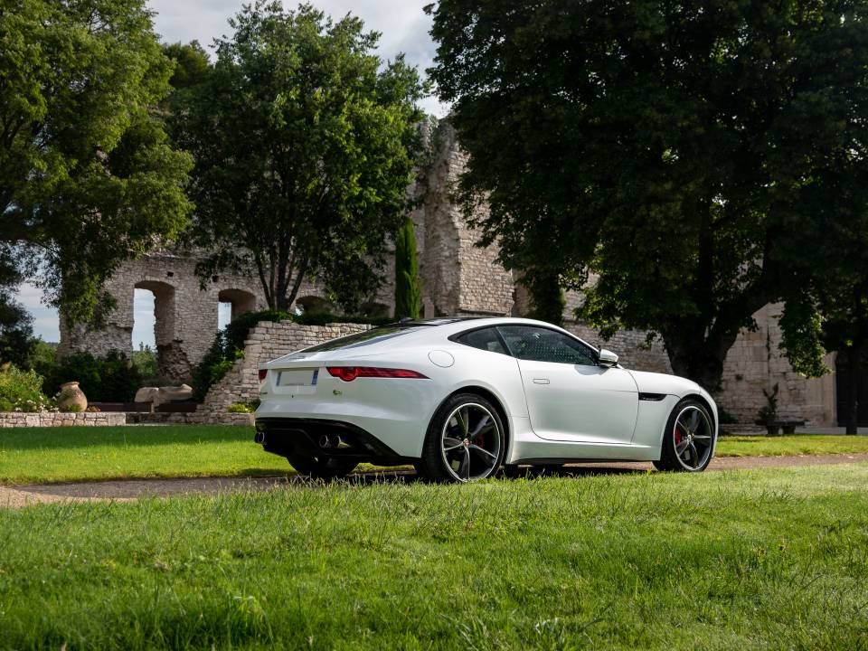 Bild 6/36 von Jaguar F-Type R (2014)