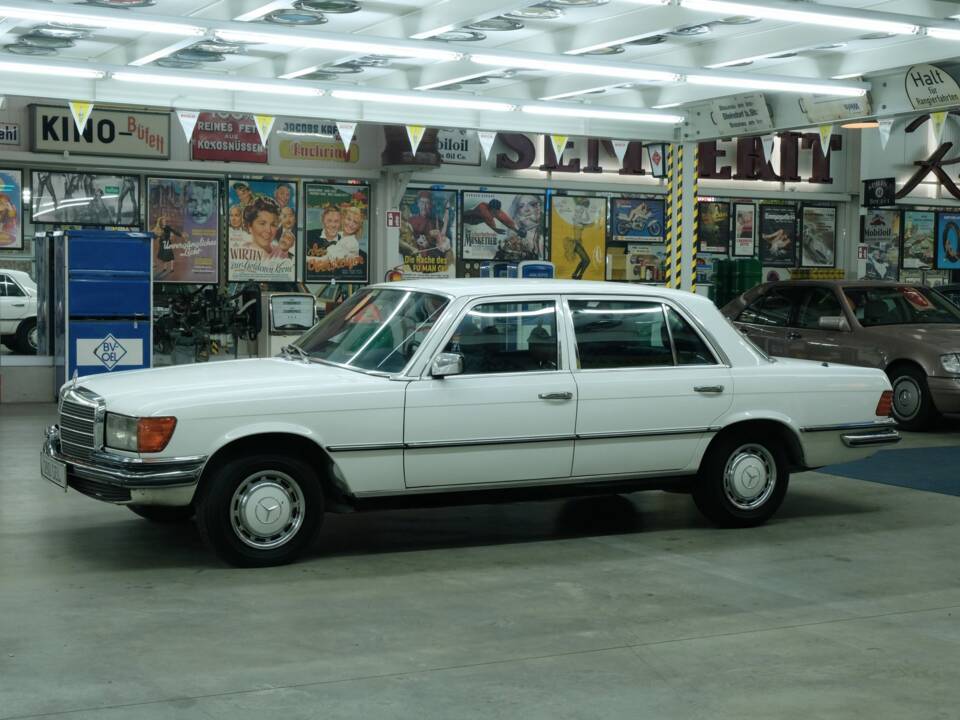 Image 2/50 de Mercedes-Benz 280 SEL (1978)