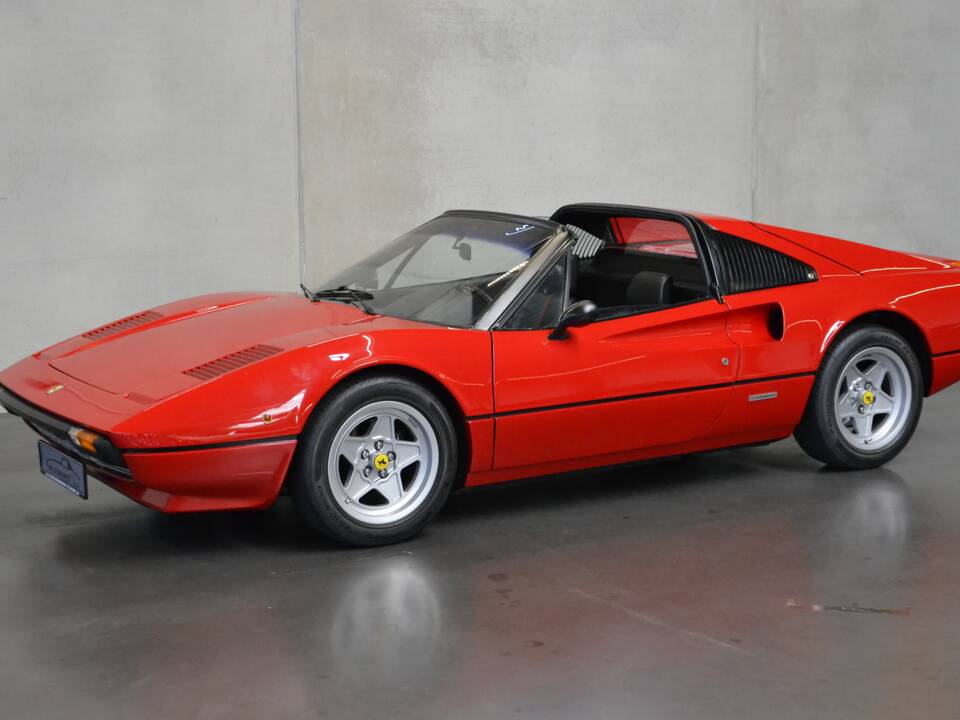 Image 11/48 of Ferrari 308 GTS (1980)
