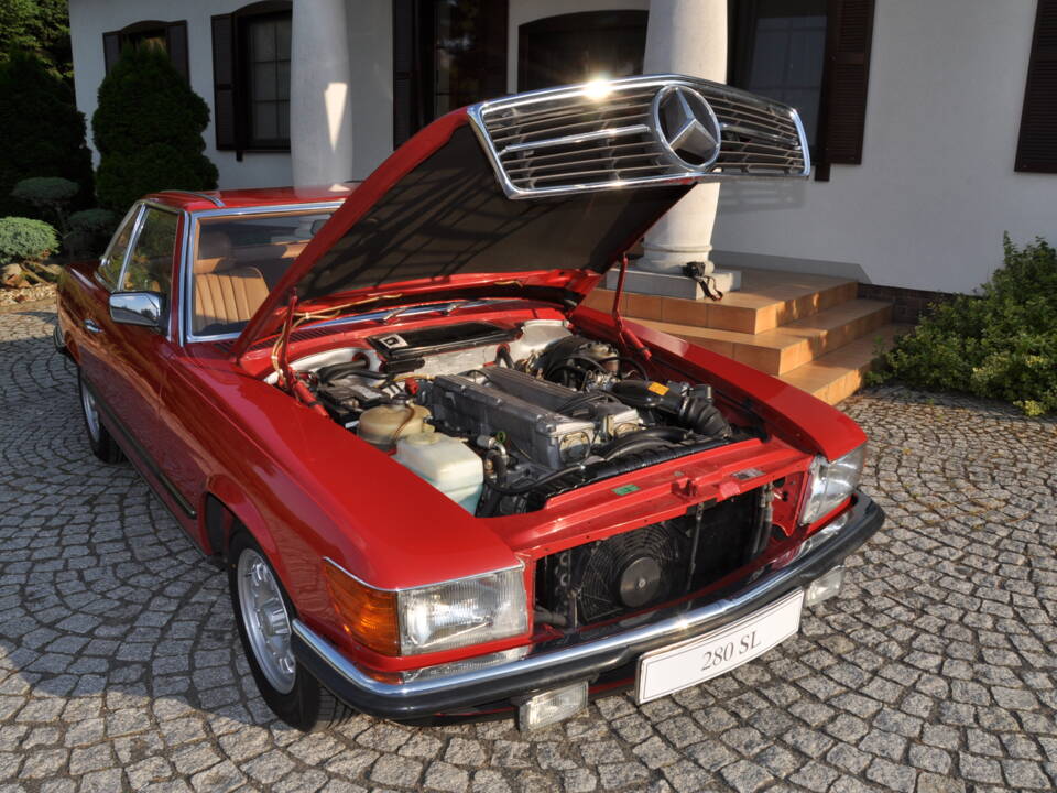 Image 33/52 de Mercedes-Benz 280 SL (1985)