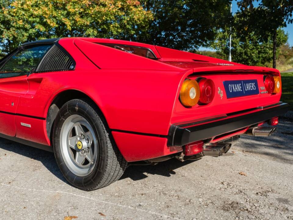 Bild 28/50 von Ferrari 308 GTS Quattrovalvole (1983)