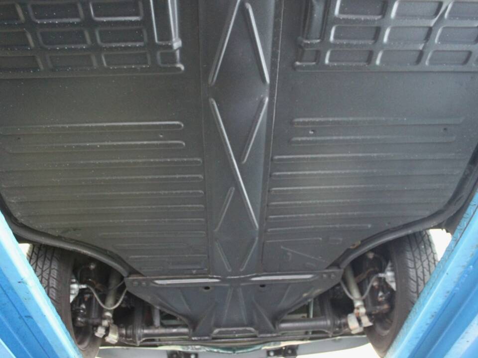 Image 12/17 of Volkswagen Karmann Ghia 1600 (1971)