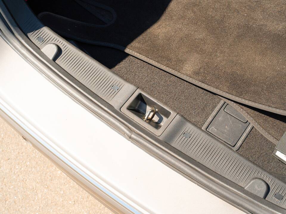Image 46/49 of Mercedes-Benz CLK 280 (2006)