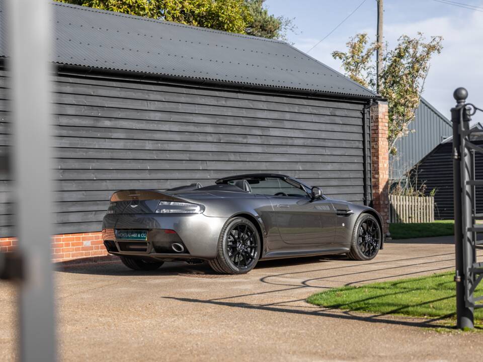 Bild 35/84 von Aston Martin V12 Vantage AMR Roadster (2018)