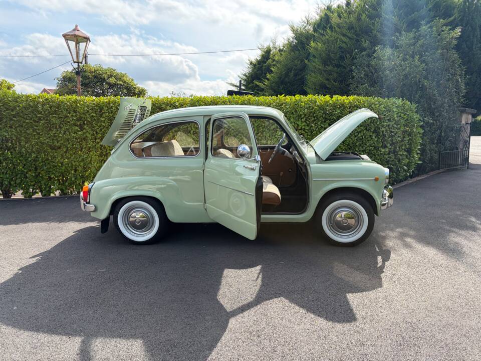 Image 12/24 of SEAT 600 D (1966)