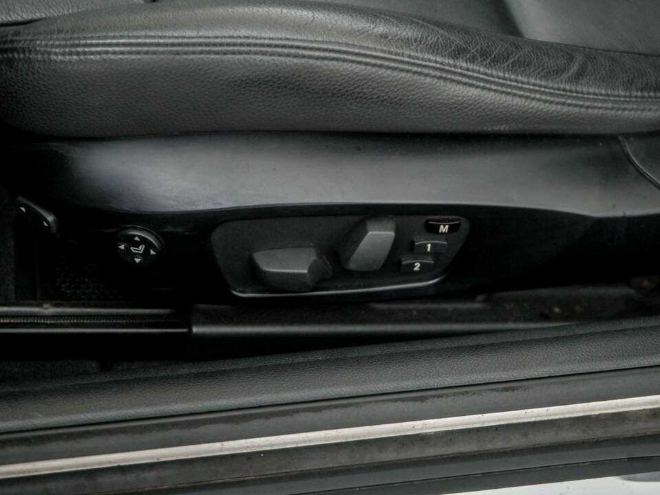 Immagine 38/50 di BMW 125i (2011)